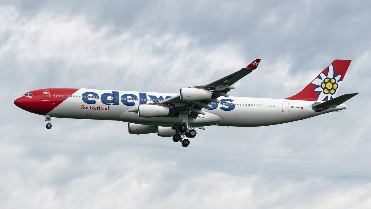 HB-JMF Edelweiss Air Airbus A340-300