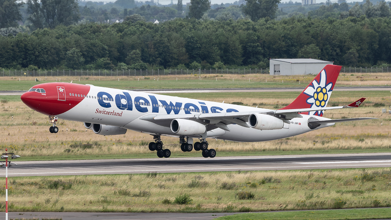 HB-JMF Edelweiss Air Airbus A340-300