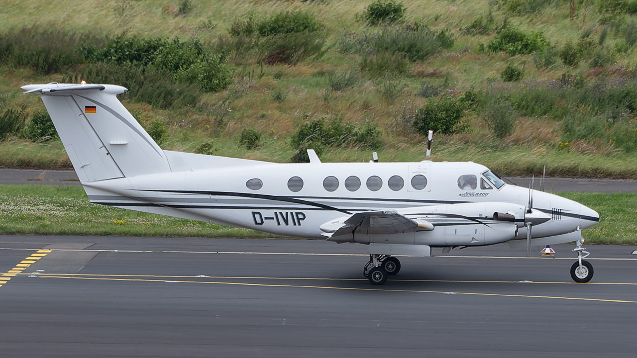 D-IVIP Star Wings Beechcraft B200 Super King Air