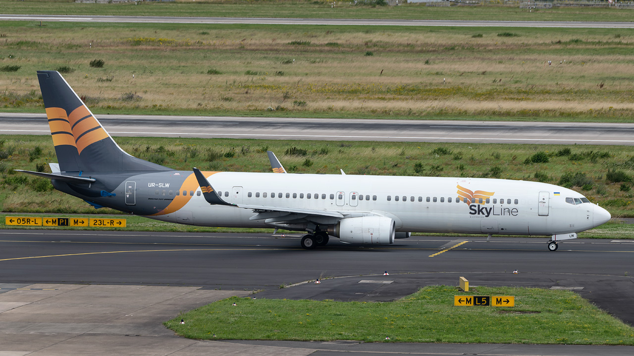 UR-SLW Skyline Express Airlines Boeing 737-900(ER)