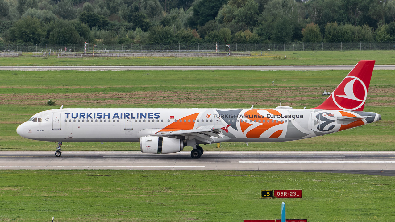 TC-JRO Turkish Airlines Airbus A321-200