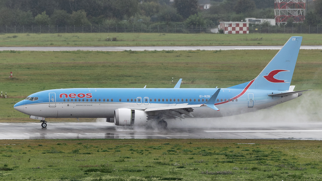 EI-RZB NEOS Boeing 737 MAX 8