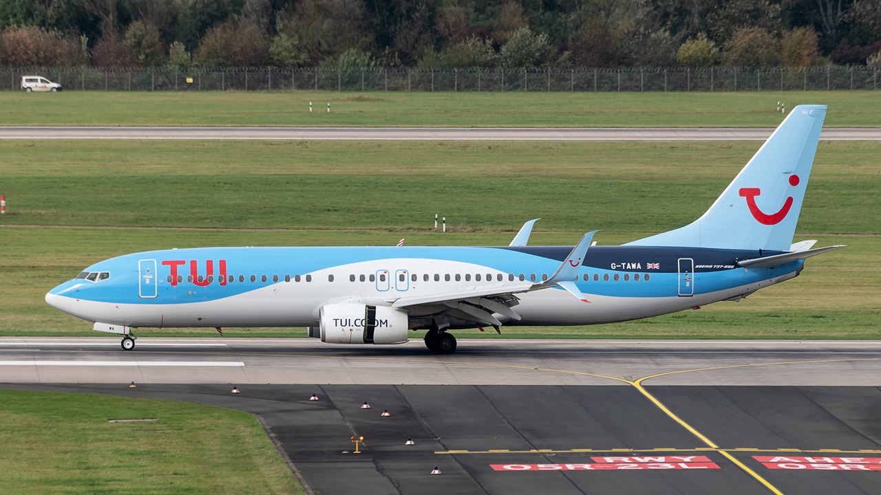 G-TAWA TUI Airways Boeing 737-800