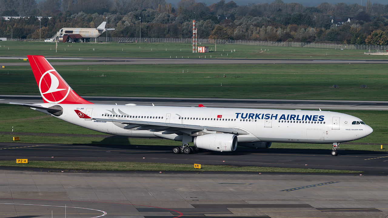 TC-JNR Turkish Airlines Airbus A330-300