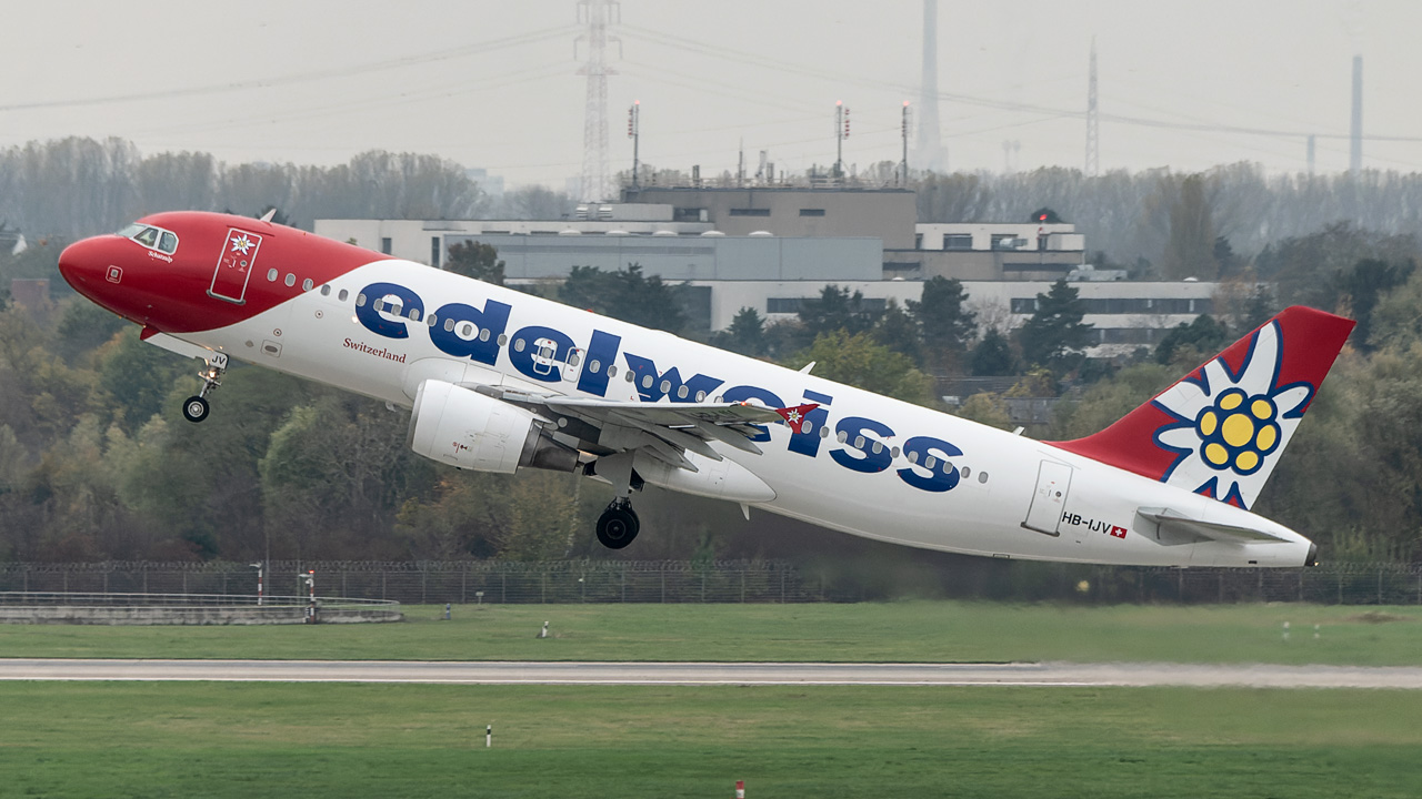 HB-IJV Edelweiss Air Airbus A320-200