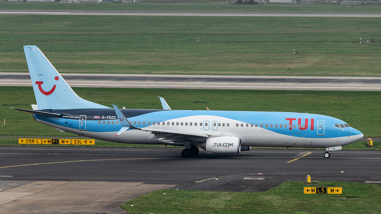 G-FDZZ TUI Airways Boeing 737-800