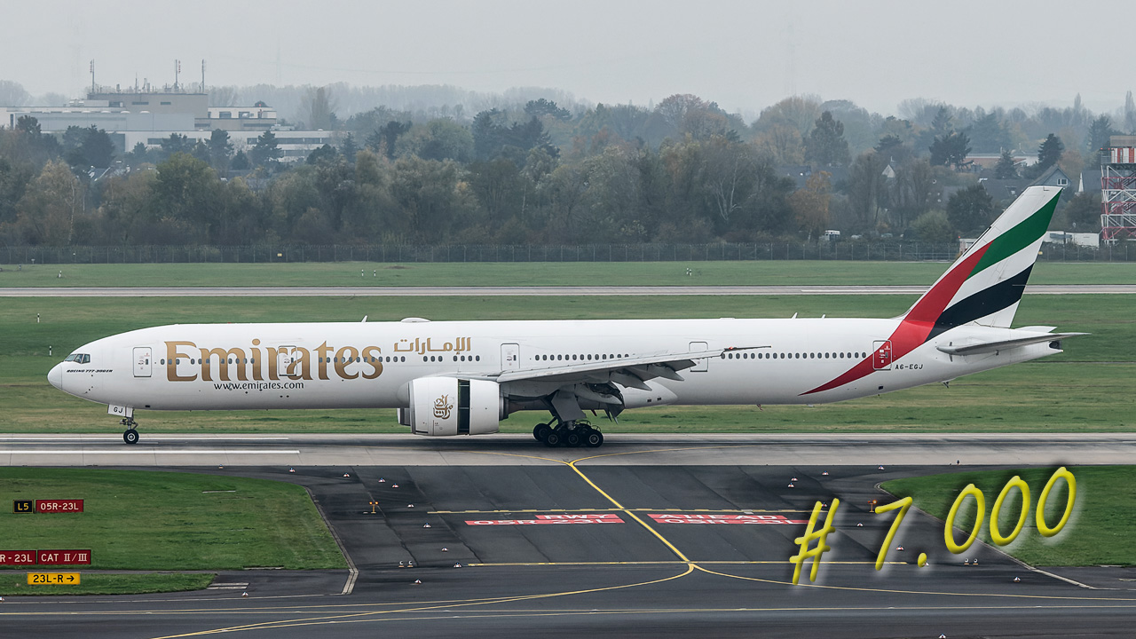 A6-EGJ Emirates Boeing 777-300(ER)