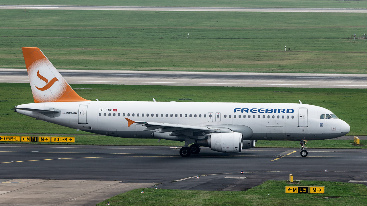 TC-FHC Freebird Airlines Airbus A320-200