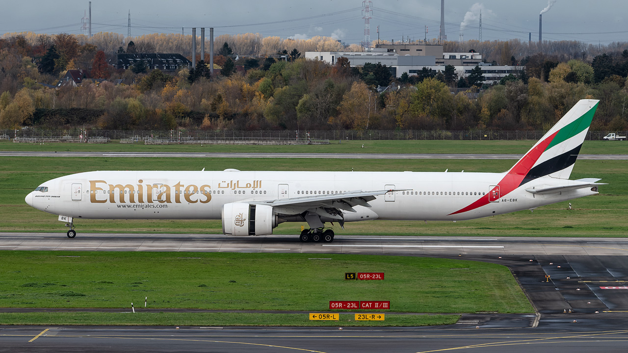 A6-EBK Emirates Boeing 777-300(ER)