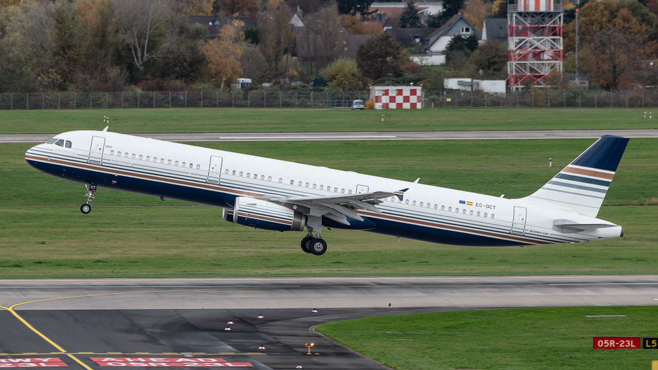 EC-OCT Privilege Style Airbus A321-200