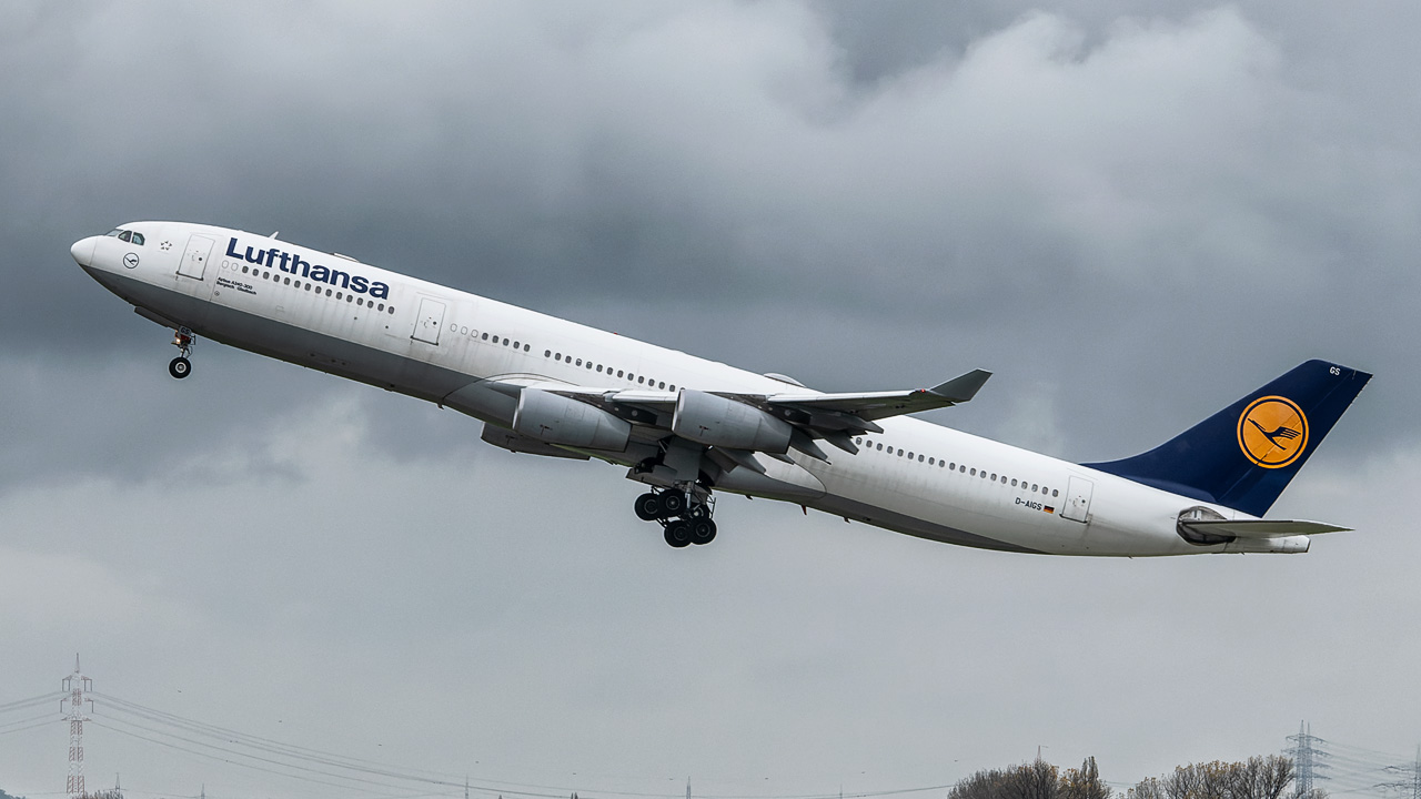 D-AIGS Lufthansa Airbus A340-300