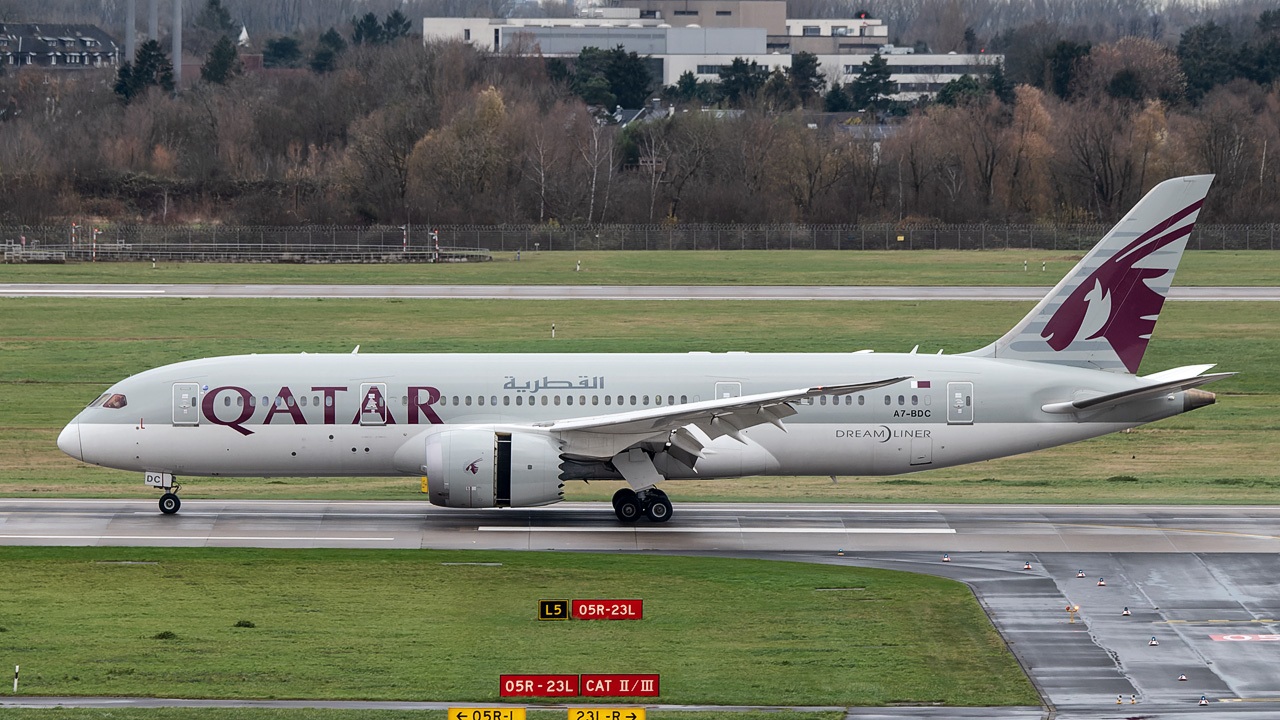 A7-BDC Qatar Airways Boeing 787-8 Dreamliner