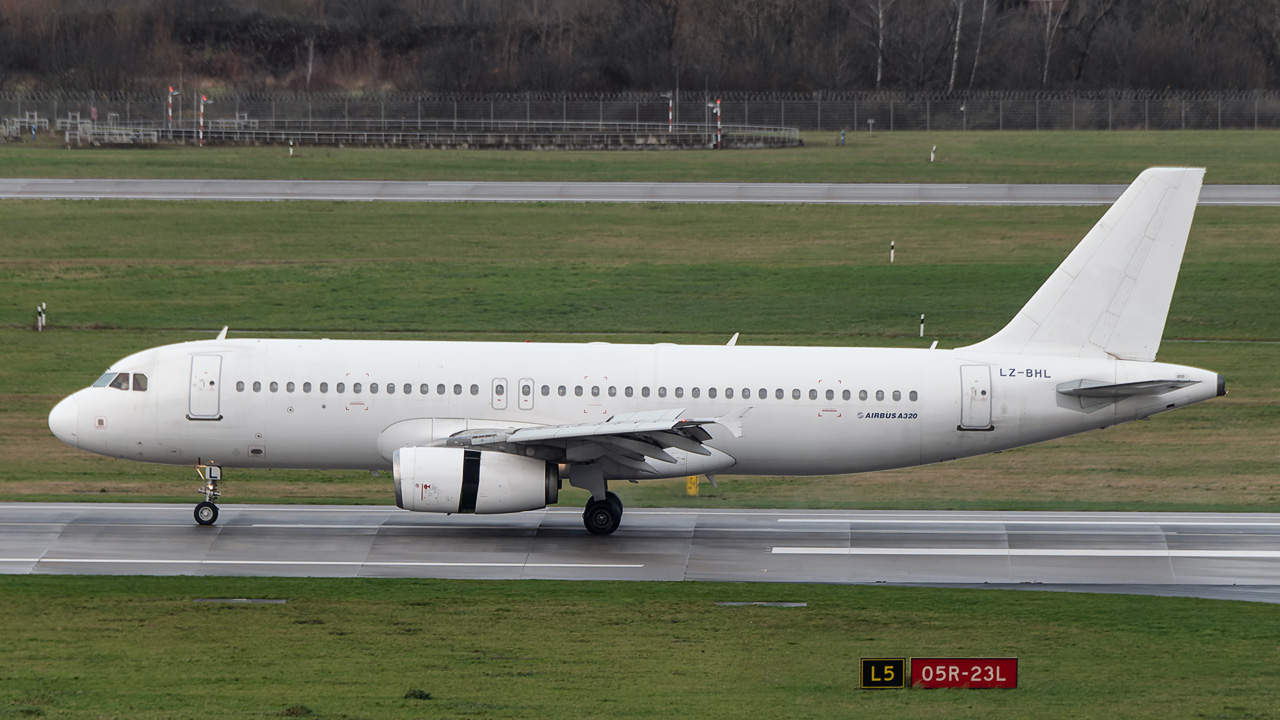 LZ-BHL UR Airlines Airbus A320-200