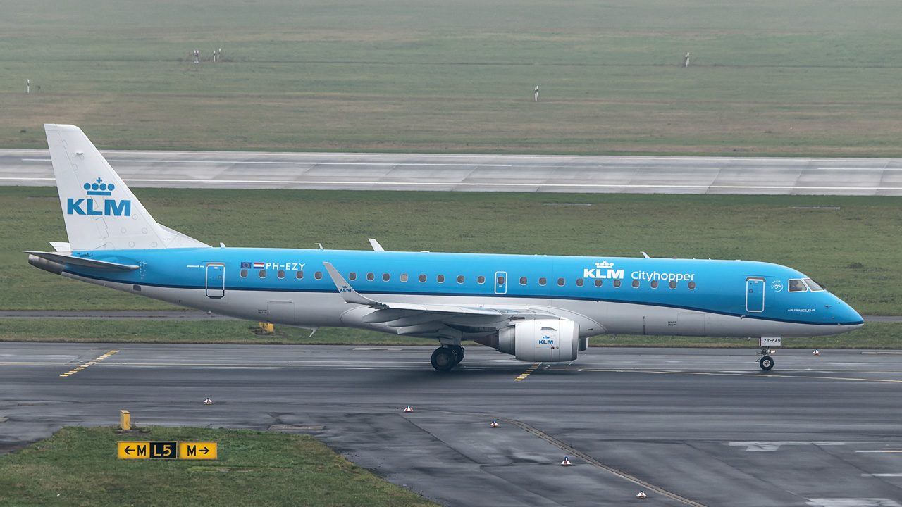 PH-EZY KLM cityhopper Emnraer ERJ-190