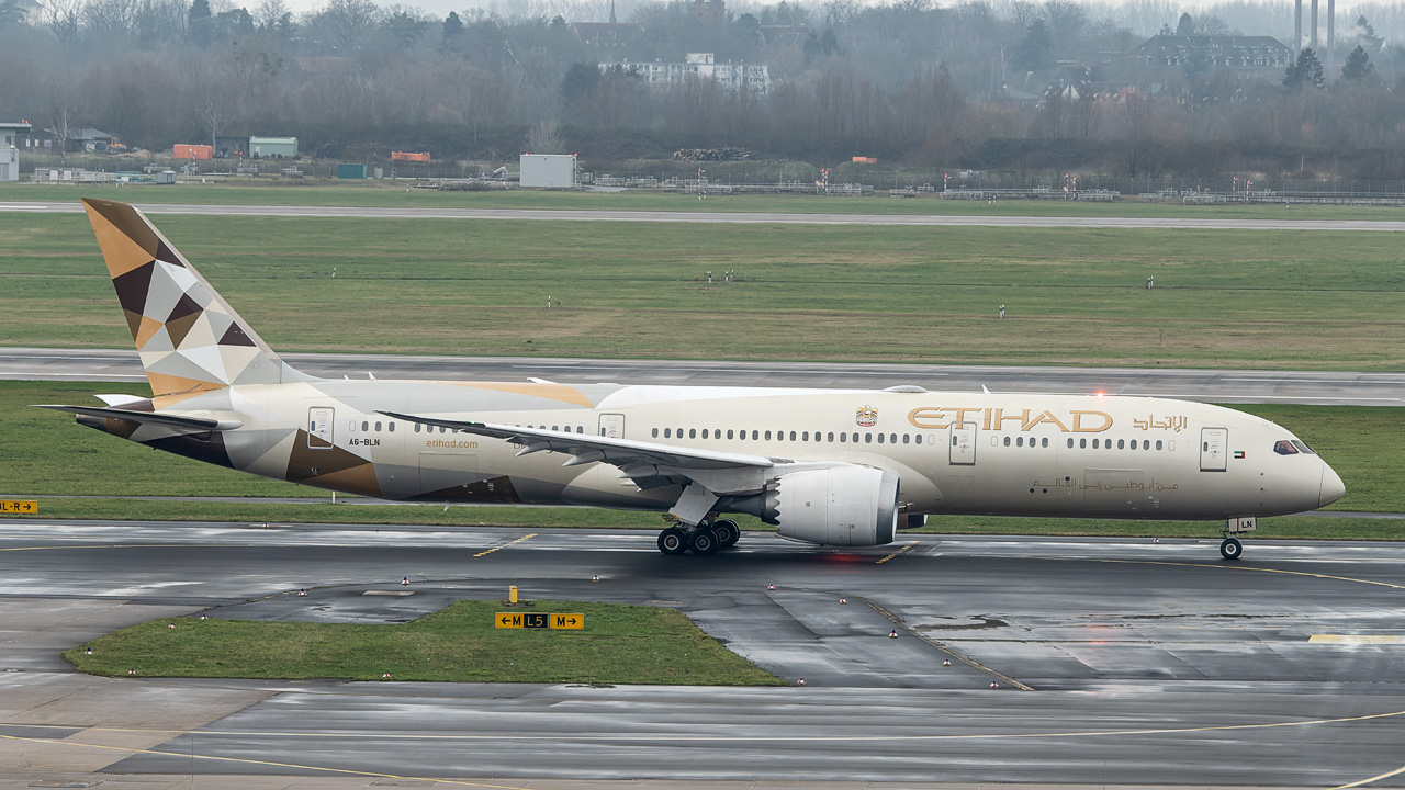 A6-BLN Etihad Airways Boeing 787-9 Dreamliner