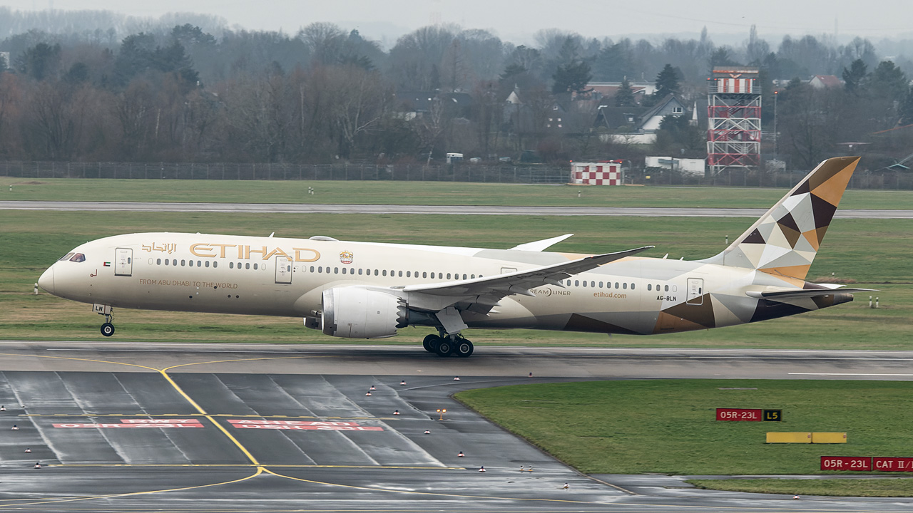 A6-BLN Etihad Airways Boeing 787-9 Dreamliner