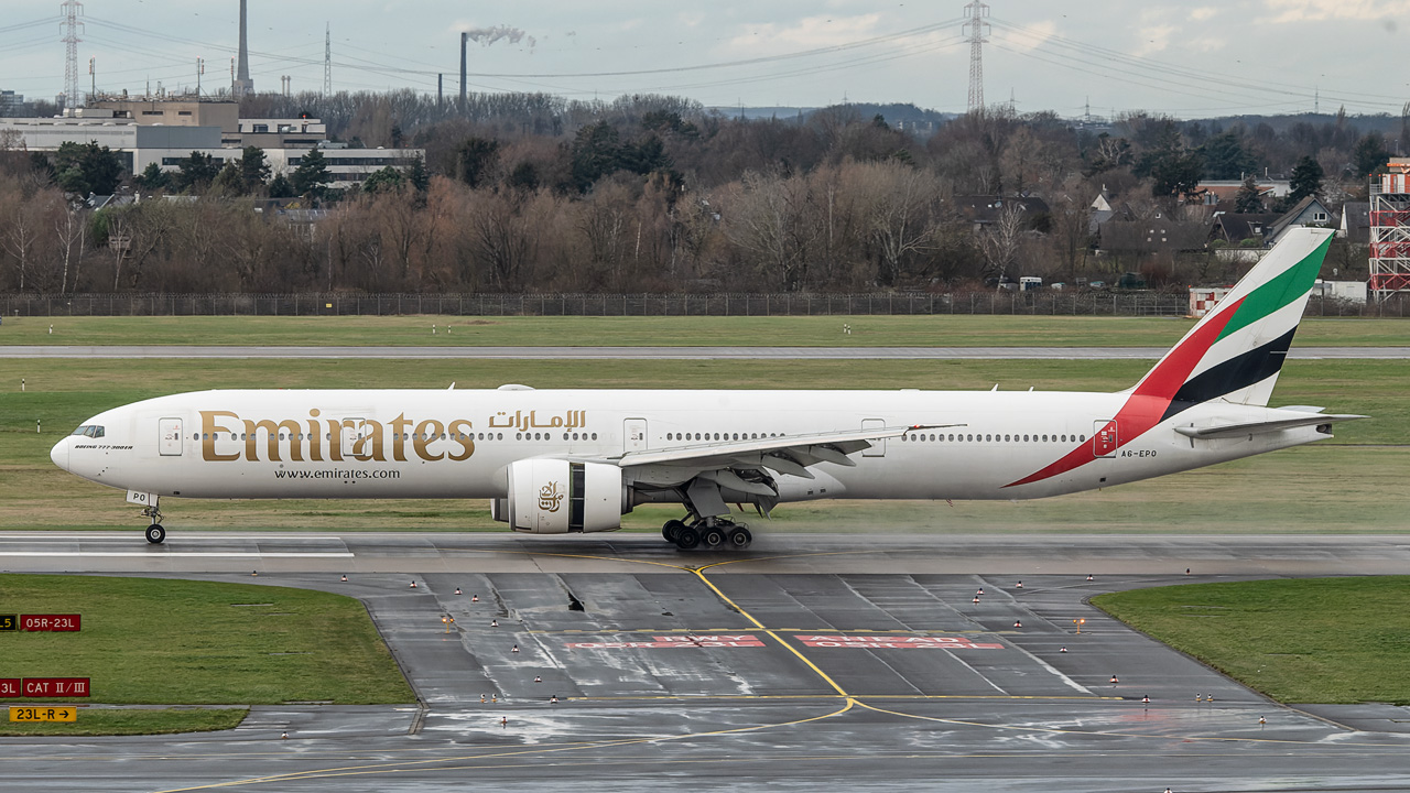 A6-EPO Emirates Boeing 777-300(ER)