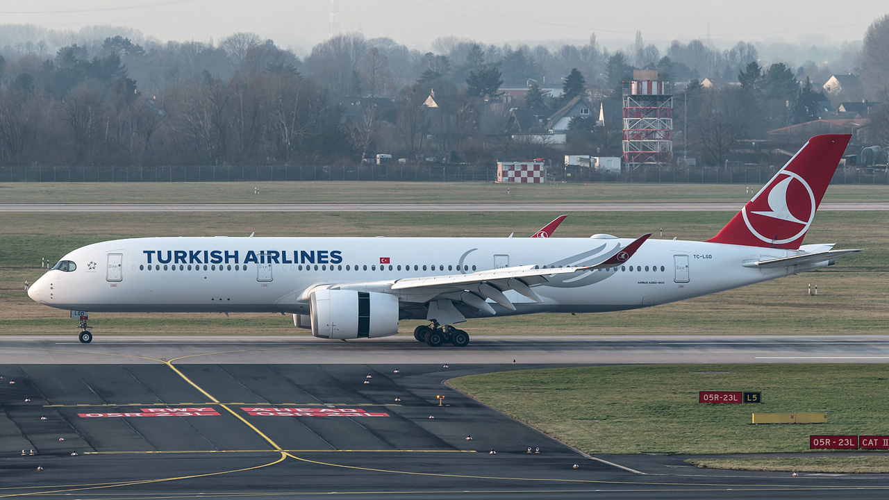 TC-LGD Turkish Airlines Airbus A350-900