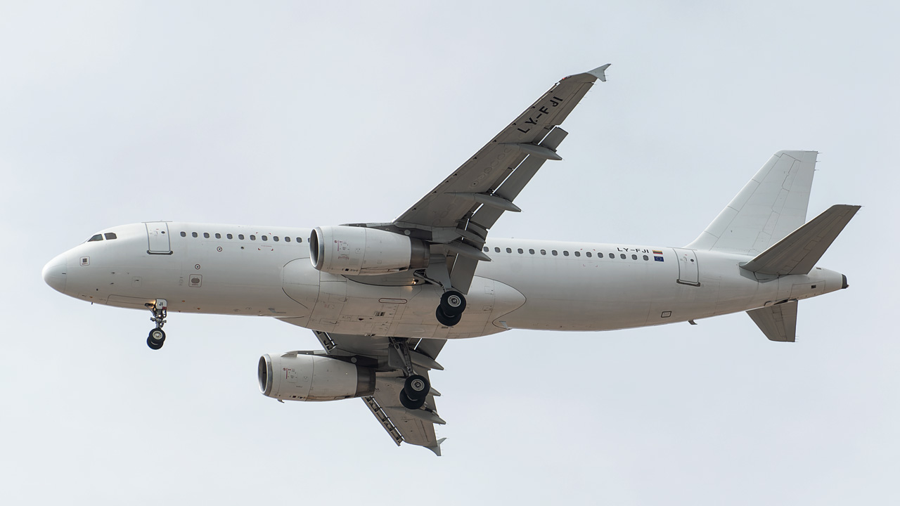 LY-FJI Heston Airlines Airbus A320-200