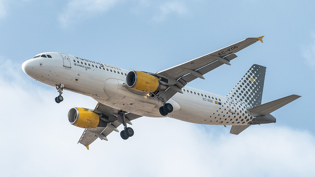 EC-KDG Vueling Airbus A320-200