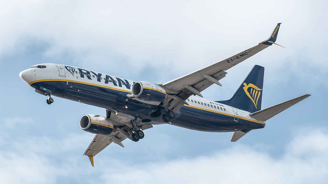 EI-EMC Ryanair Boeing 737-800