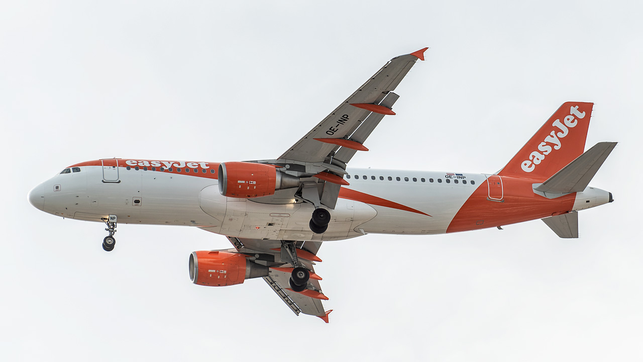 OE-INP EasyJet Europe Airbus A320-200