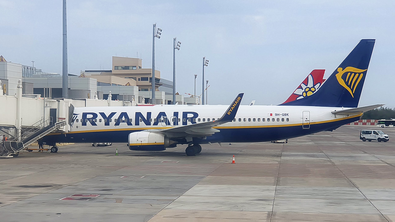 9H-QBK Ryanair (Malta Air) Boeing 737-800