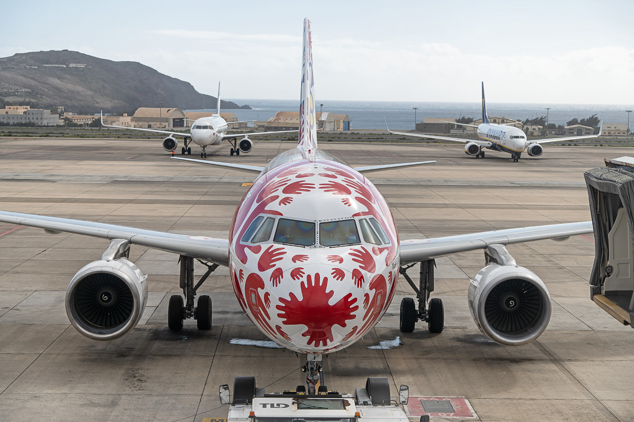 HB-JLT Edelweiss Air Airbus A320-200/S