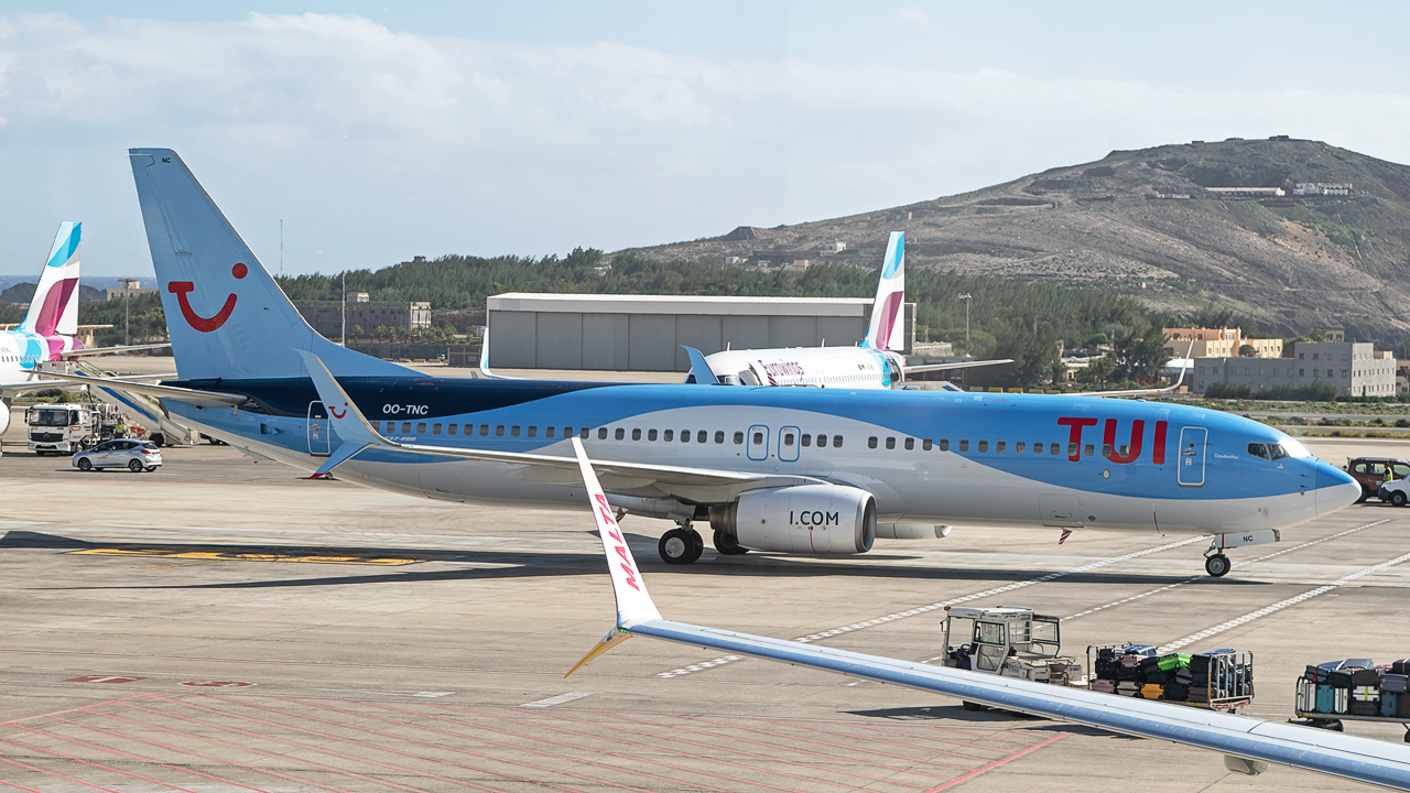 OO-TNC TUI Airlines Belgium Boeing 737-800