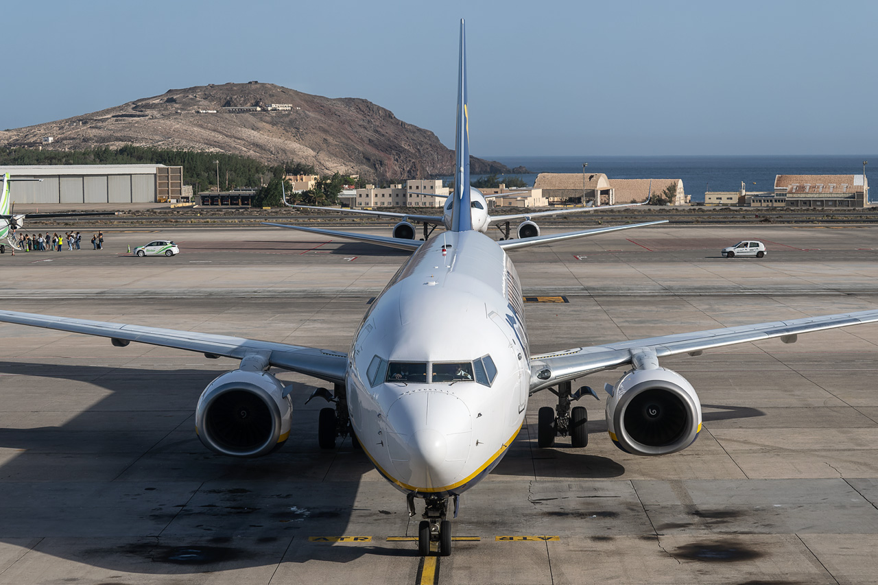 SP-RNH Ryanair (Buzz) Boeing 737-800