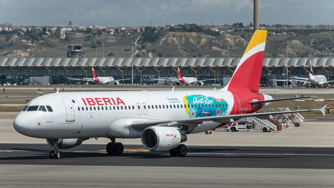 EC-IZR Iberia Airbus A320-200