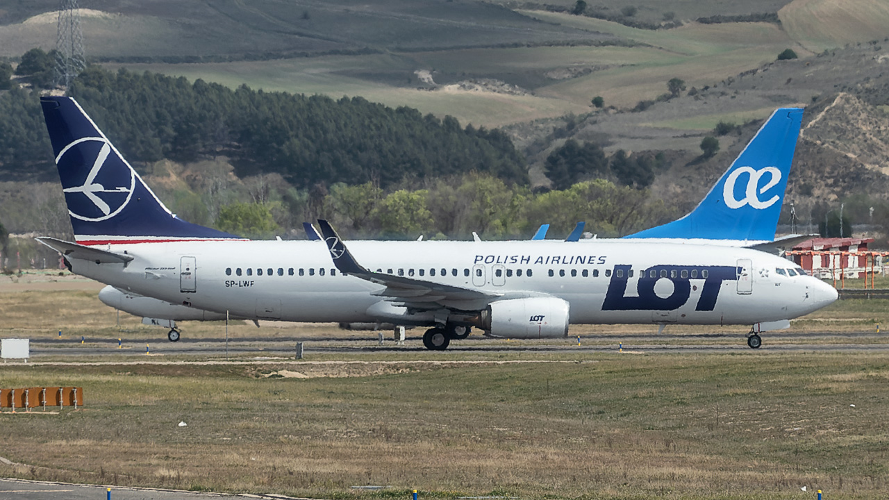 SP-LWF LOT Polish Airlines Boeing 737-800