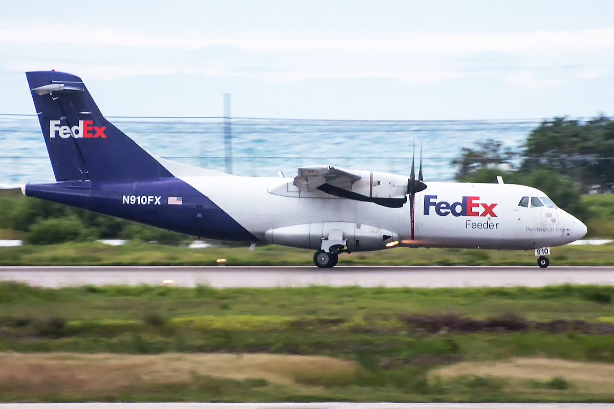 N910FX FedEx ATR42-300(F)