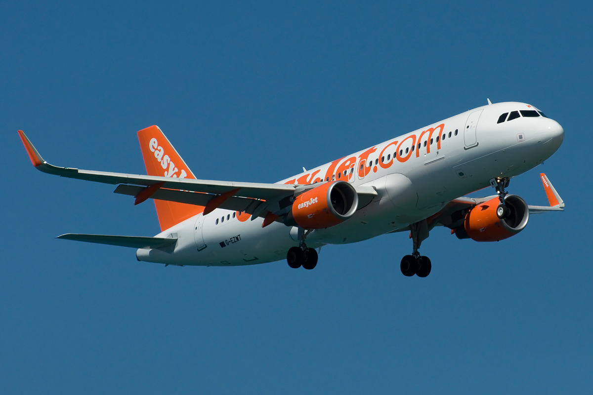 G-EZWT EasyJet Airbus A320-200/S