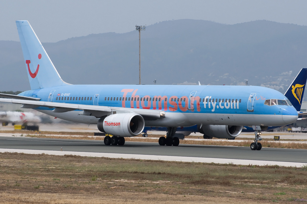 G-BYAT Thomson Airways Boeing 757-200