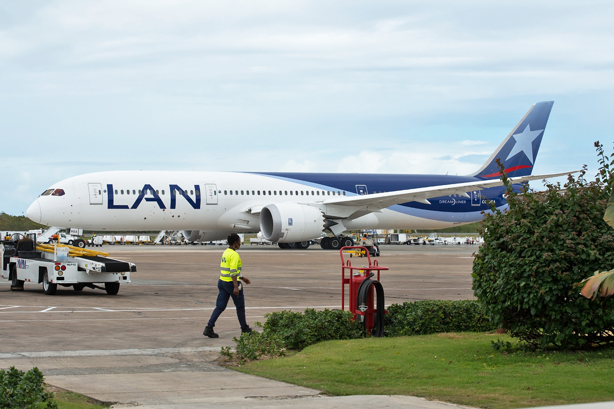 CC-BGA LAN Airlines Boeing 787-9 Dreamliner