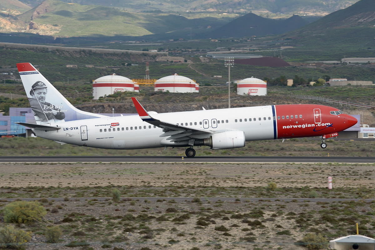 LN-DYA Norwegian Air Shuttle Boeing 737-800