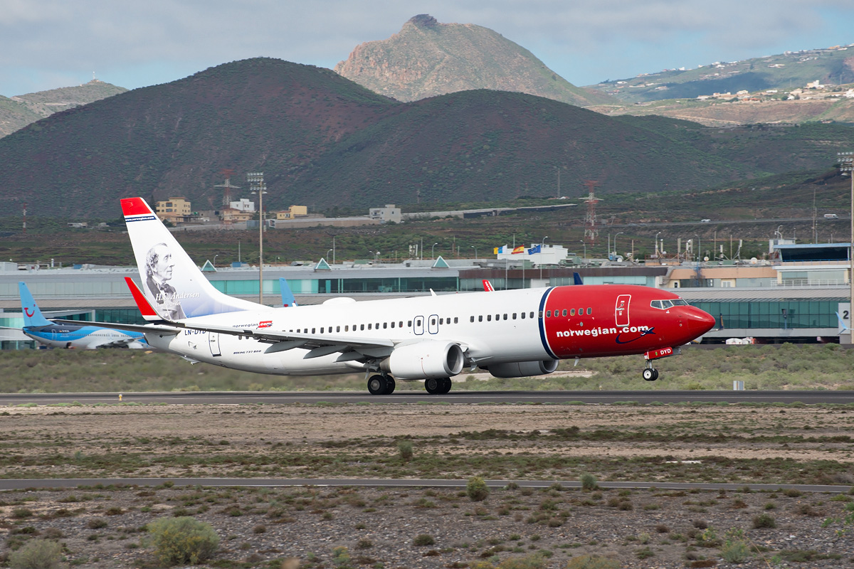 LN-DYD Norwegian Air Shuttle Boeing 737-800