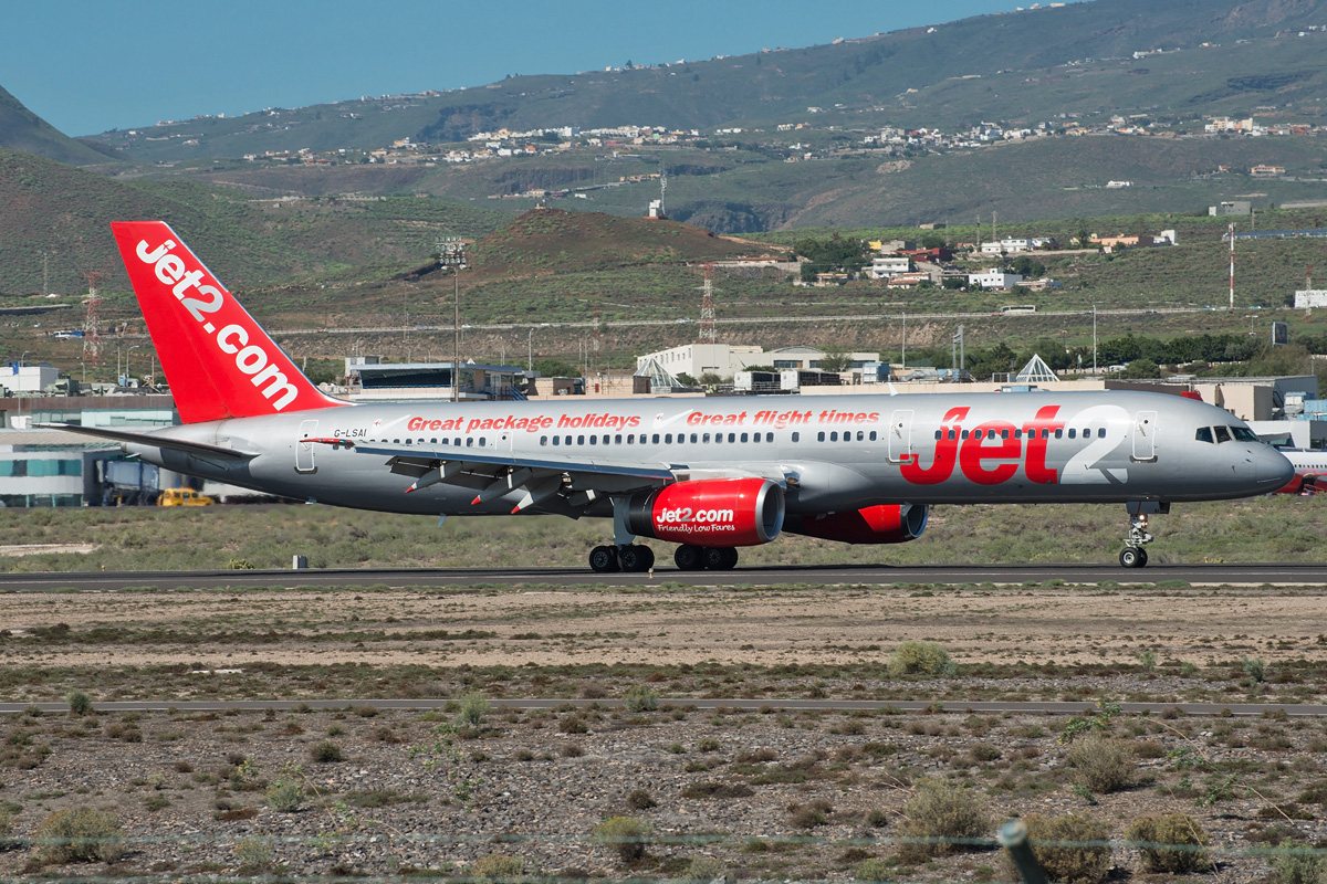 G-LSAI Jet2 Boeing 757-200