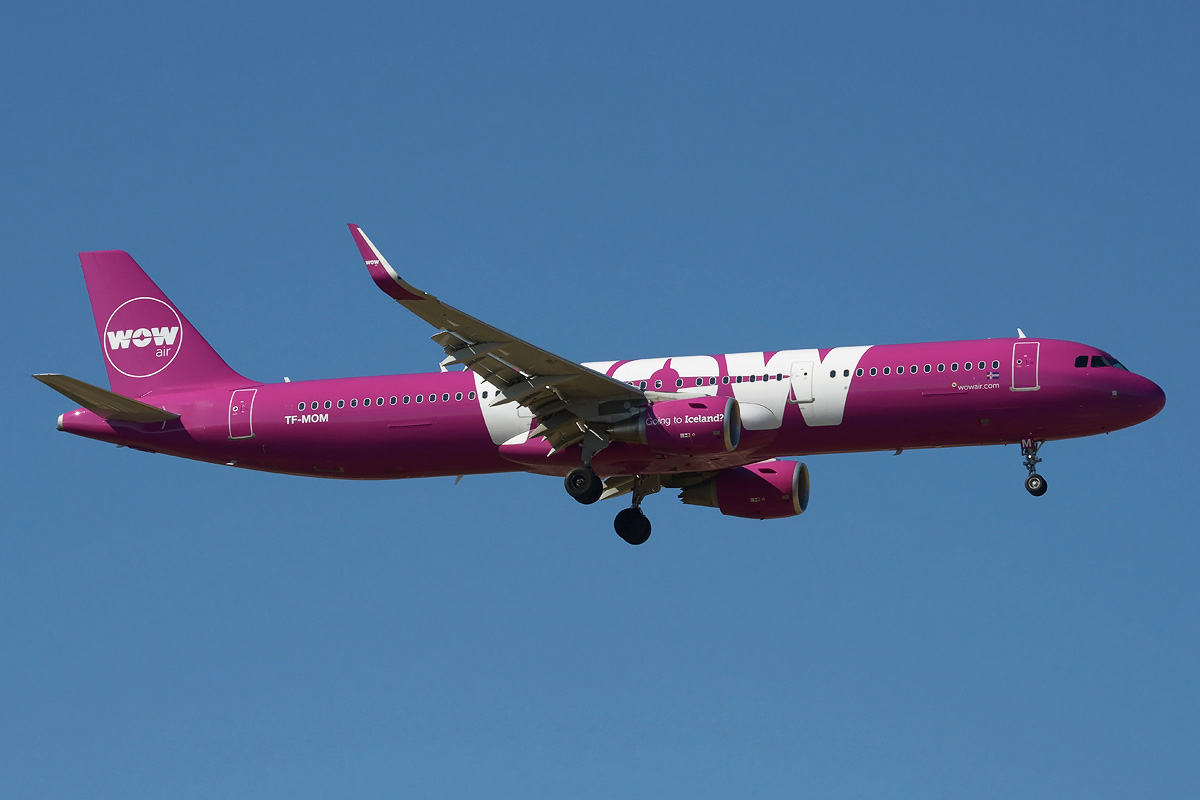 TF-MOM WOW Air Airbus A321-200/S