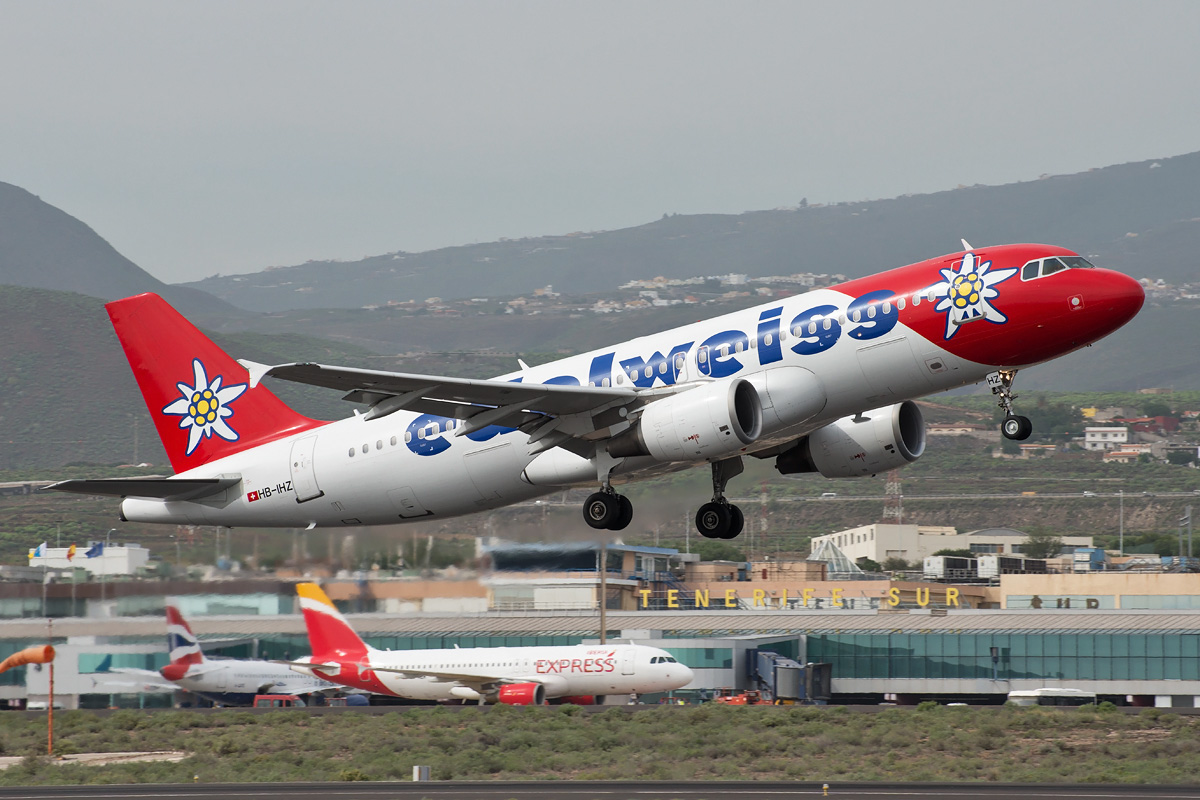 HB-IHZ Edelweiss Air Airbus A320-200