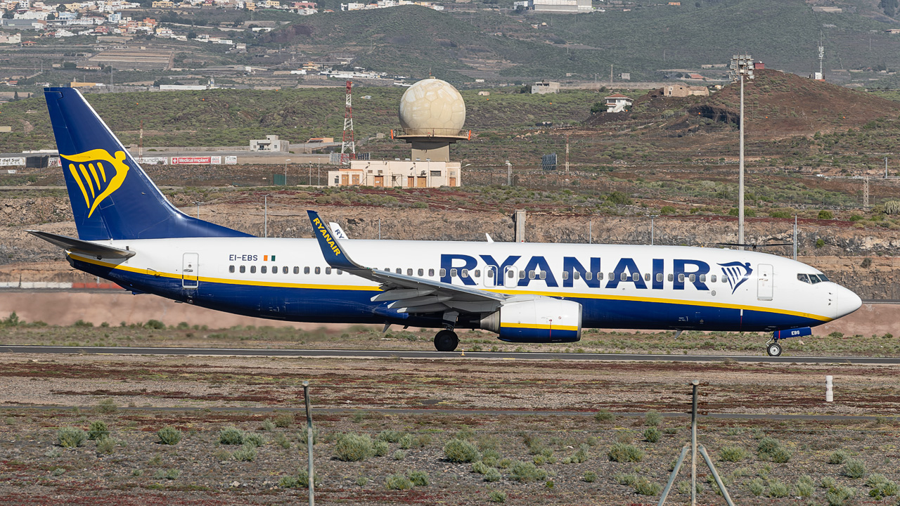 EI-EBS Ryanair Boeing 737-800