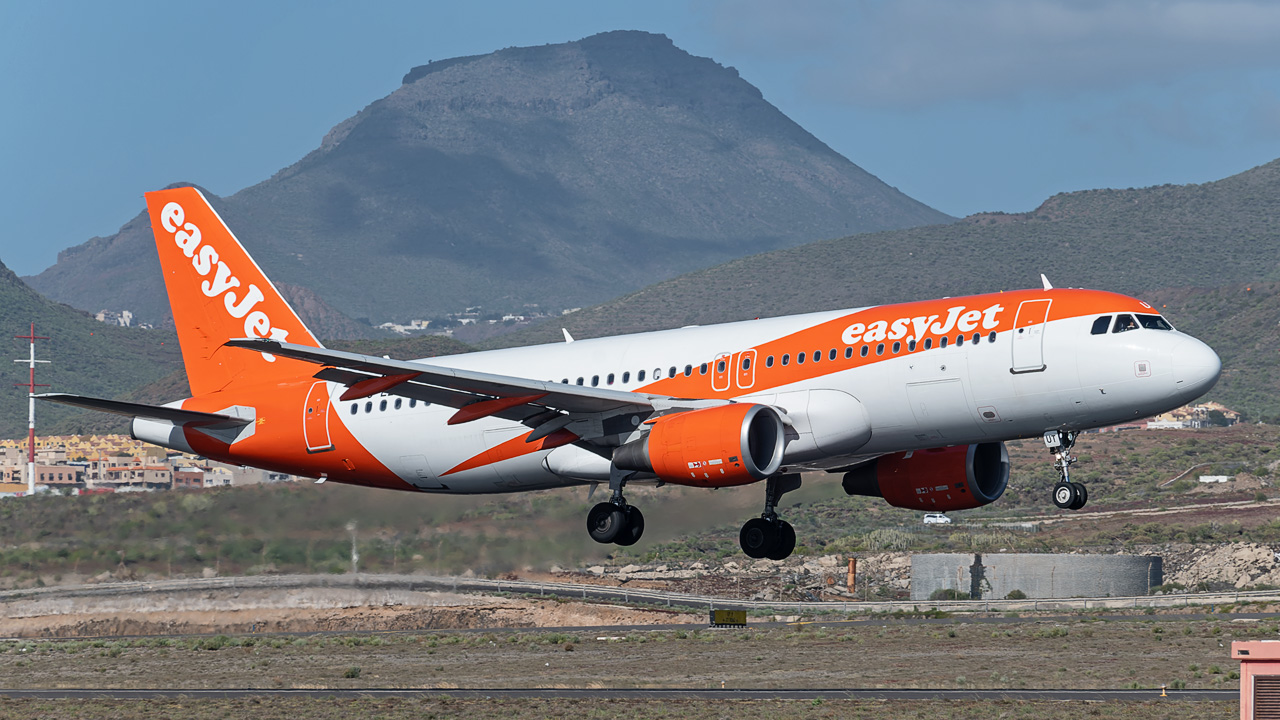 G-EZUT easyJet Airbus A320-200