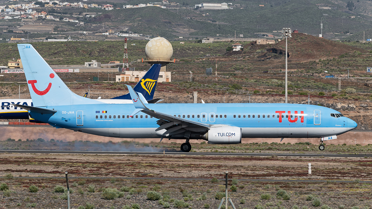 OO-JAA TUI Airlines Belgium Boeing 737-800