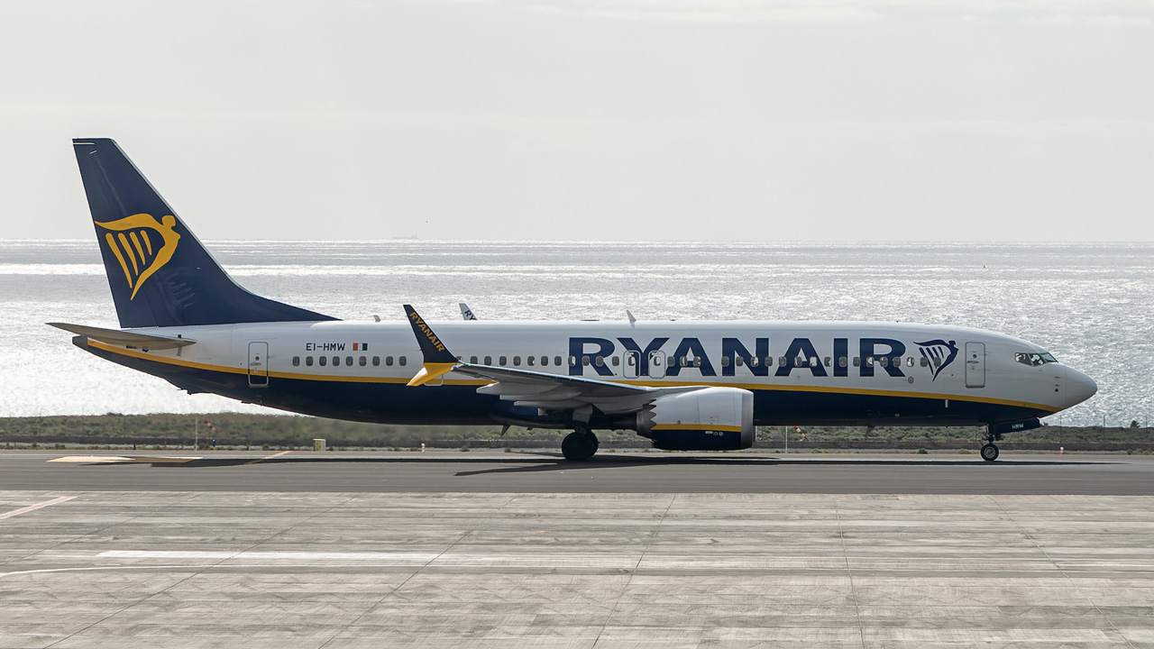 EI-HMW Ryanair Boeing 737 MAX 8-200